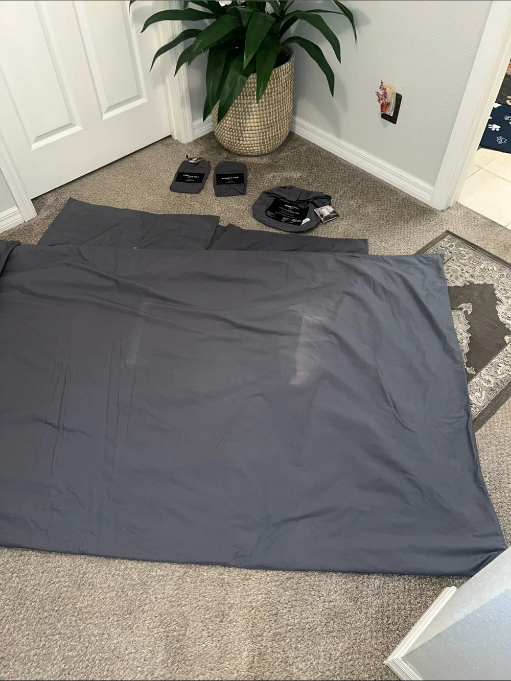 Kenneth Cole Gray Down Duvet Cover-Full/Queen size